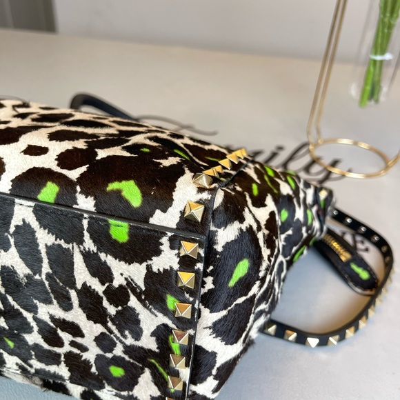 Authentic Valentino Animal Print Tote Bag Black Green Leather Large - Picture 5 of 15